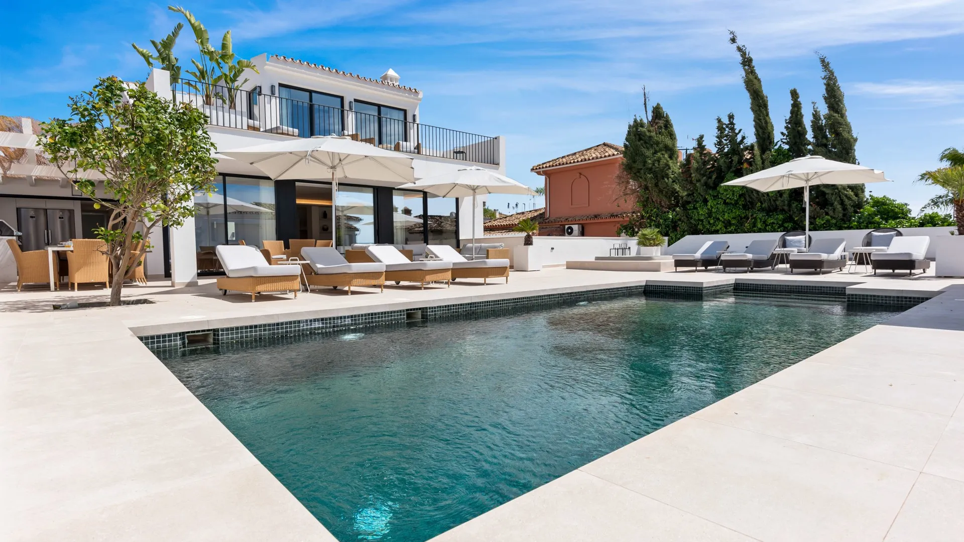 Villa a la venta con 5 dormitorios en El Rosario