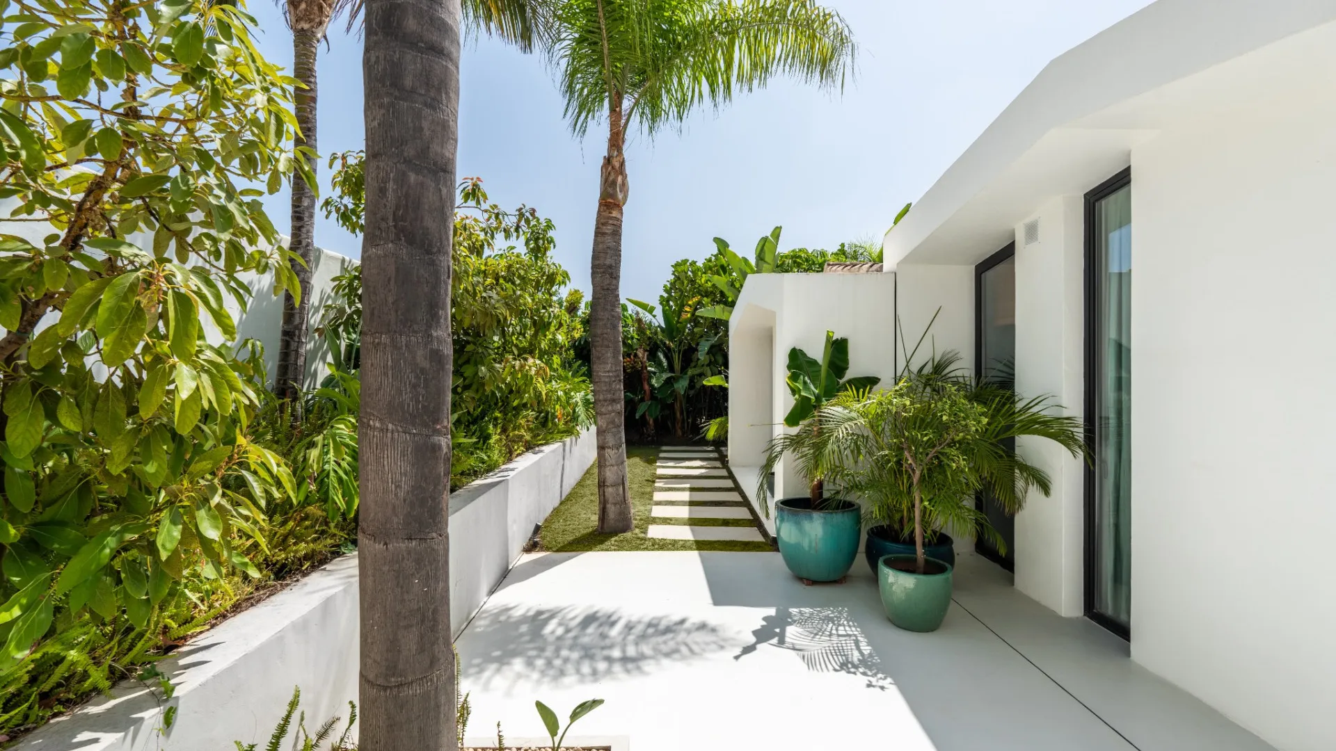 Villa a la venta de 5 dormitorios en Nueva Andalucia