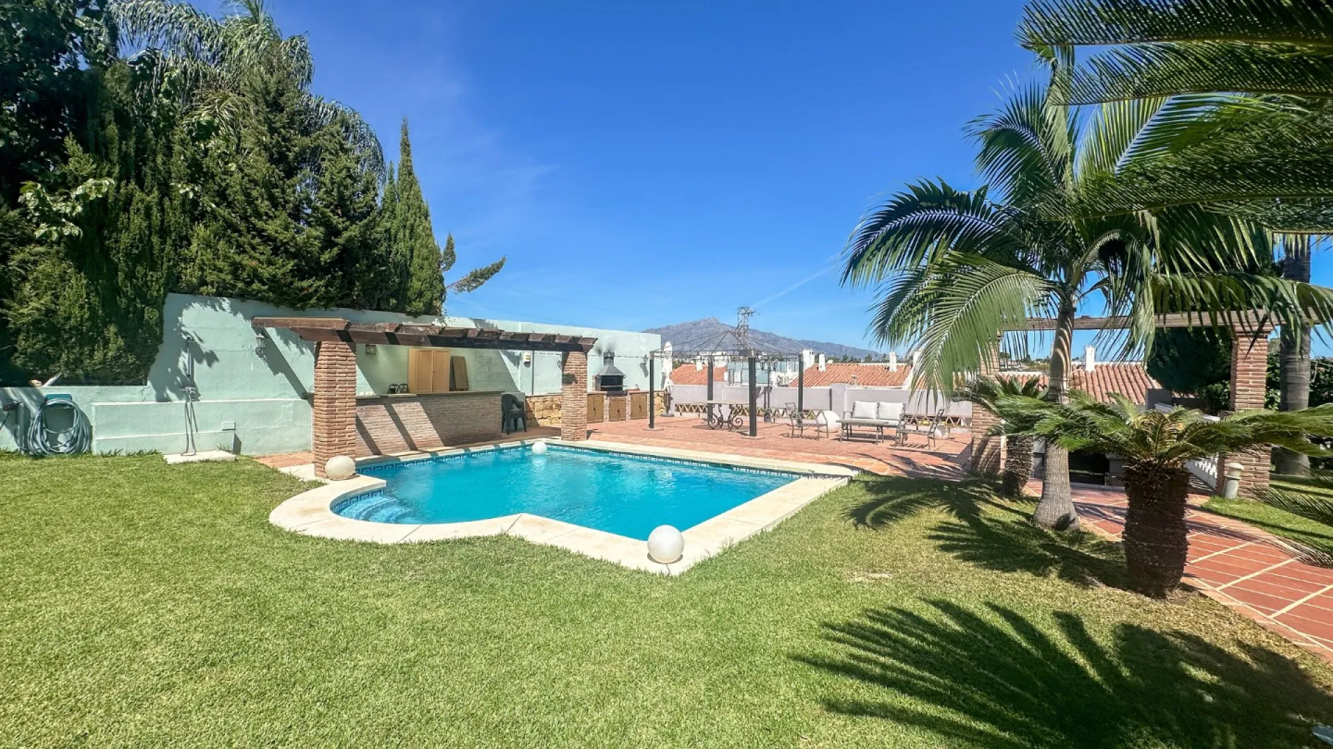 Villa for sale in Monte Biarritz