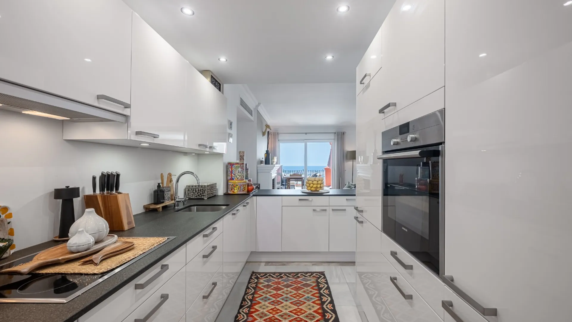 Duplex with 4 bedrooms for sale in Monte Halcones