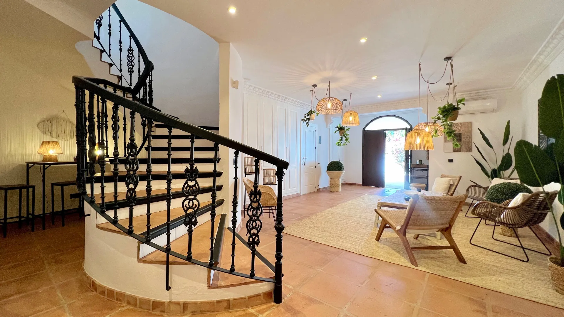 Villa de 5 dormitorios en venta en El Paraiso