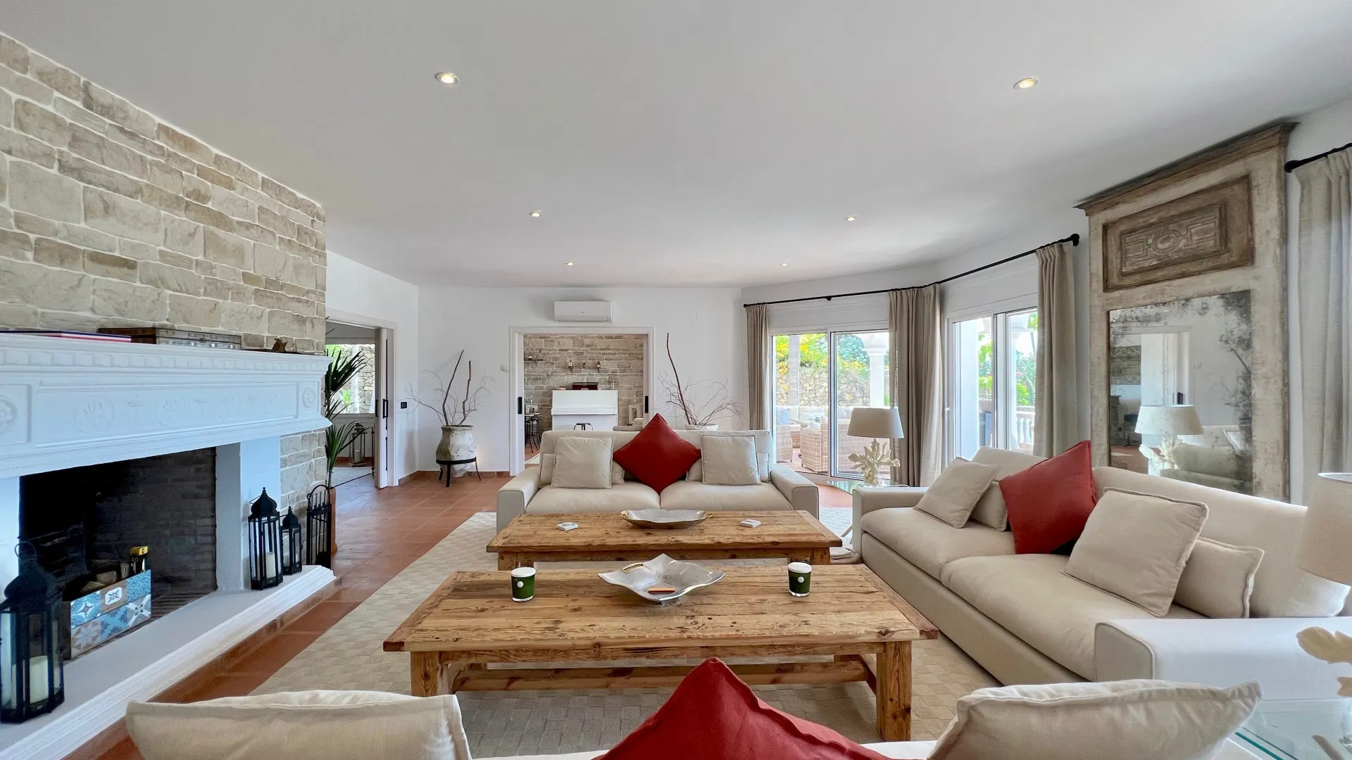 Villa de 5 dormitorios en venta en El Paraiso
