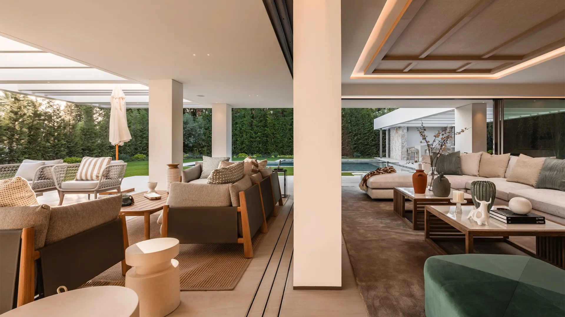 Comprar villa con 5 dormitorios en Nueva Andalucia