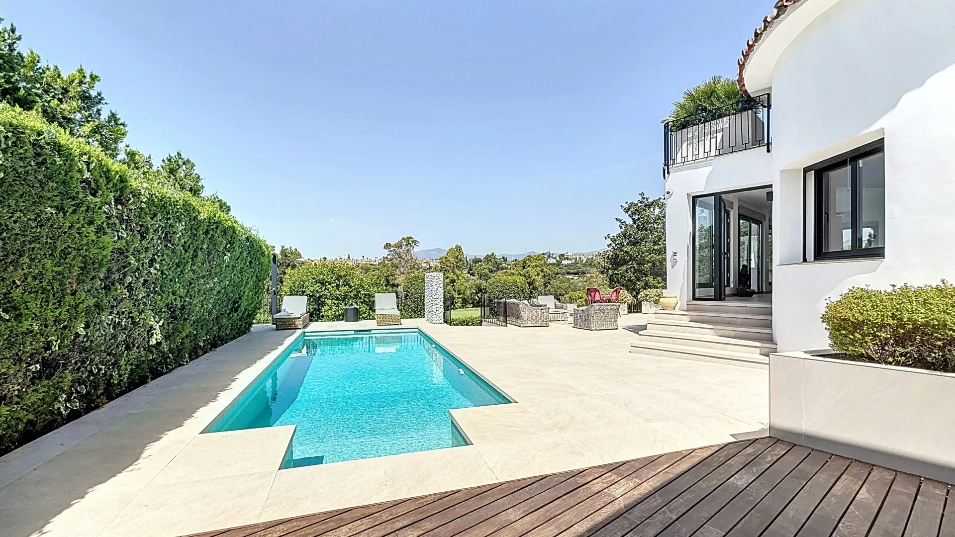Villa for sale in Guadalmina Alta with 4 bedrooms