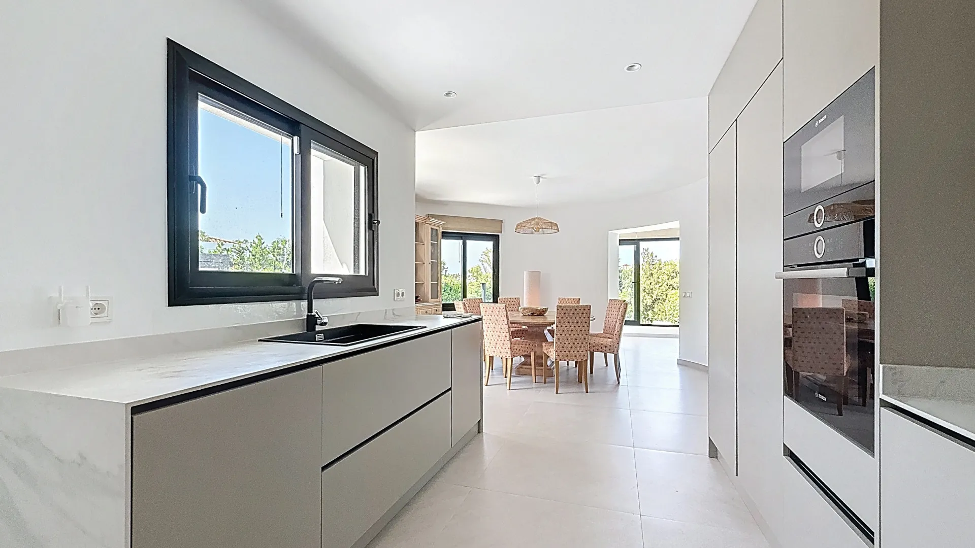 Villa for sale in Guadalmina Alta with 4 bedrooms