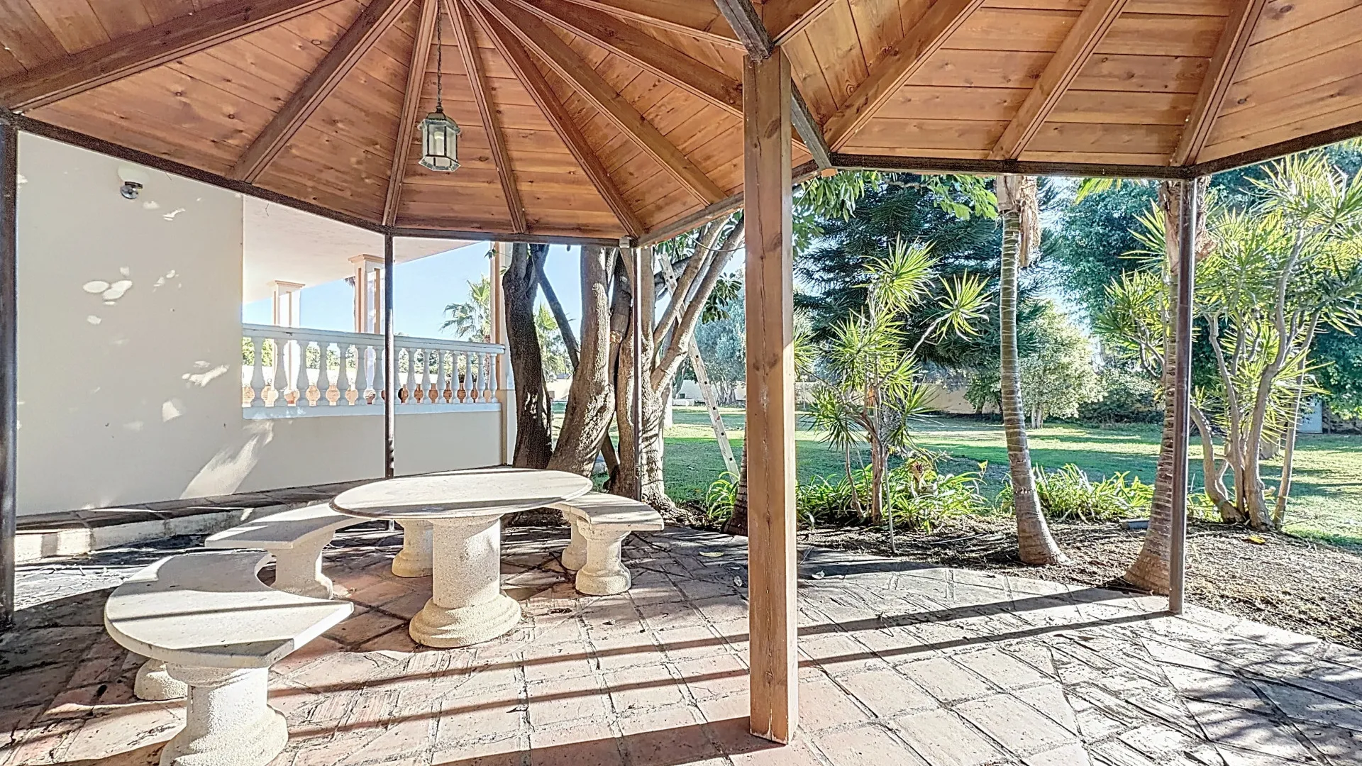 Villa con 6 dormitorios en venta en La Resina Golf