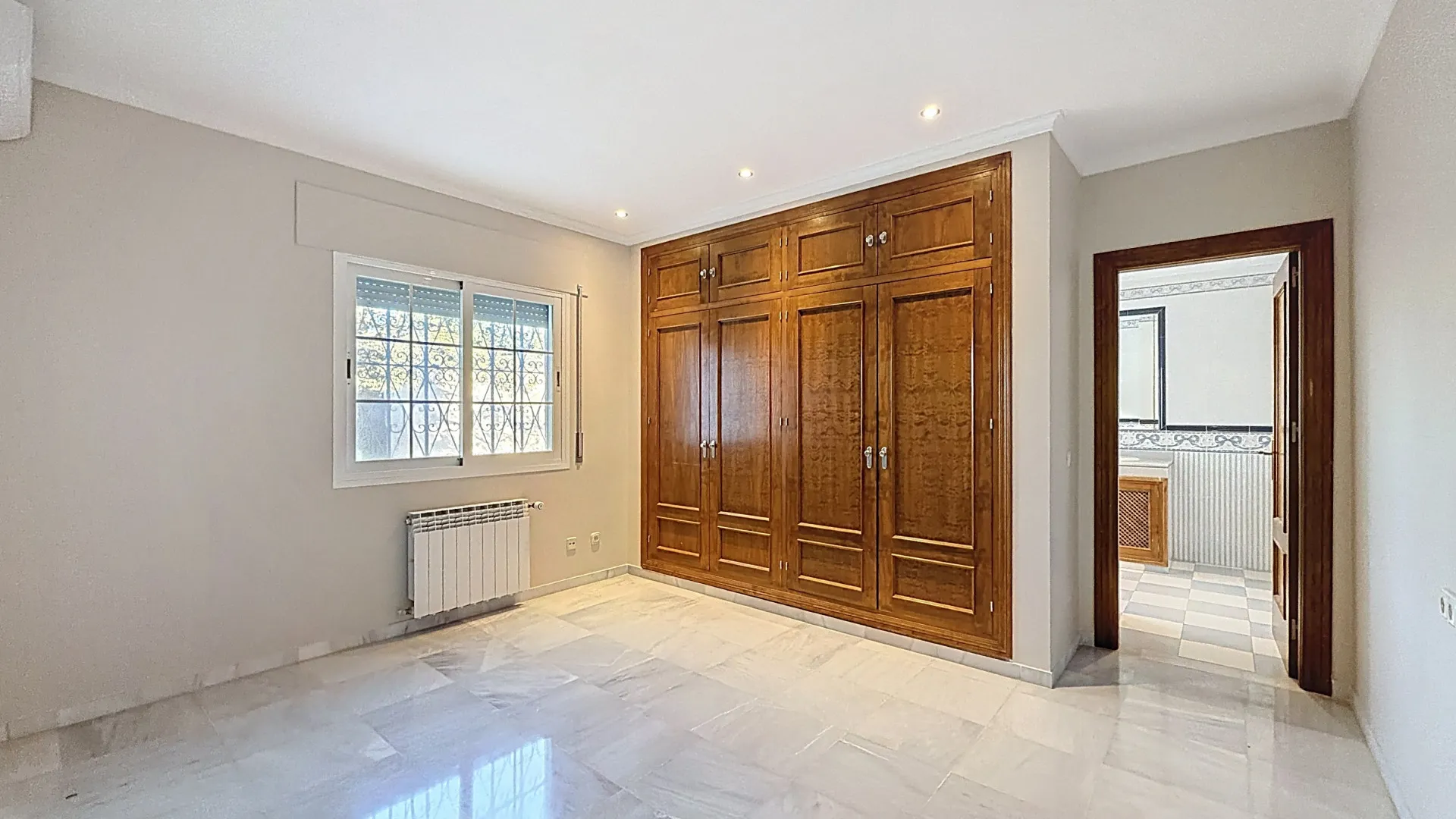 Villa con 6 dormitorios en venta en La Resina Golf
