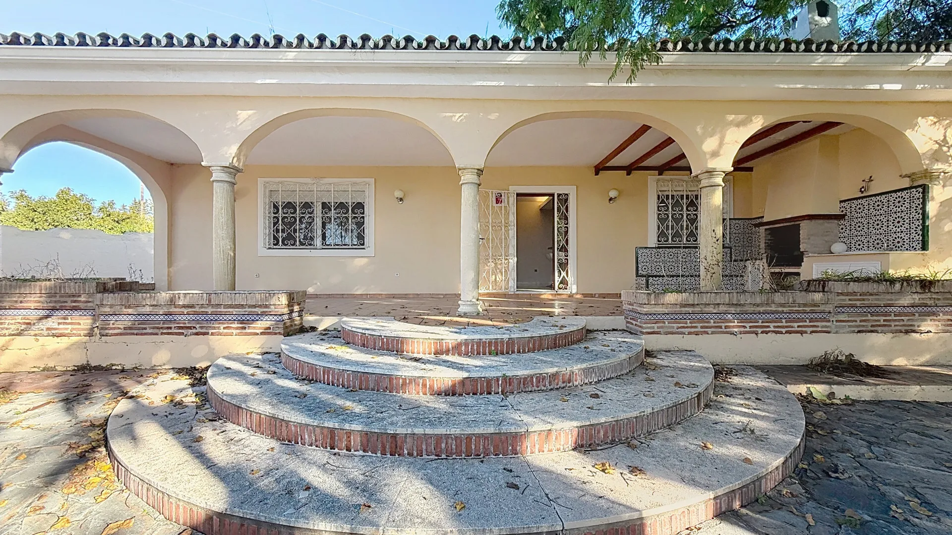 Villa con 6 dormitorios en venta en La Resina Golf