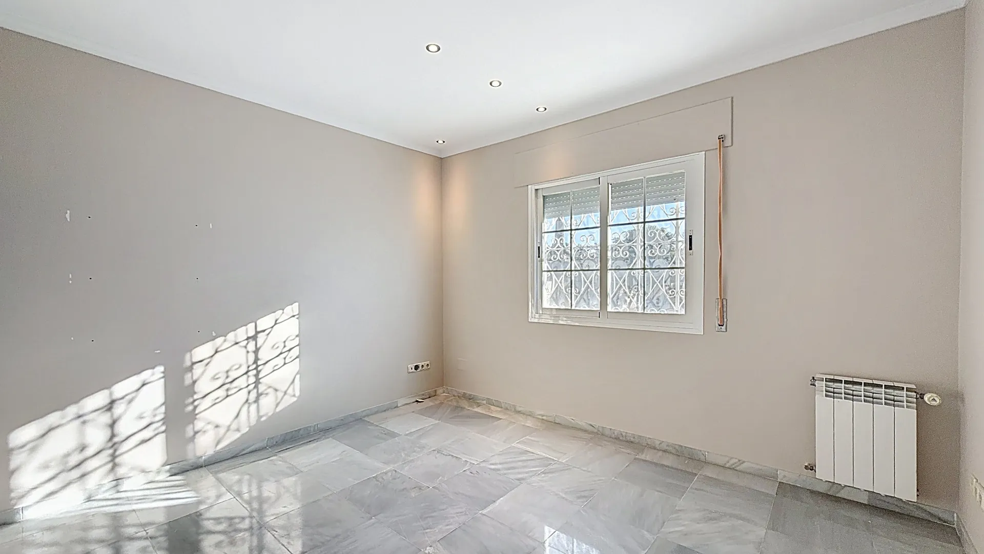 Villa con 6 dormitorios en venta en La Resina Golf