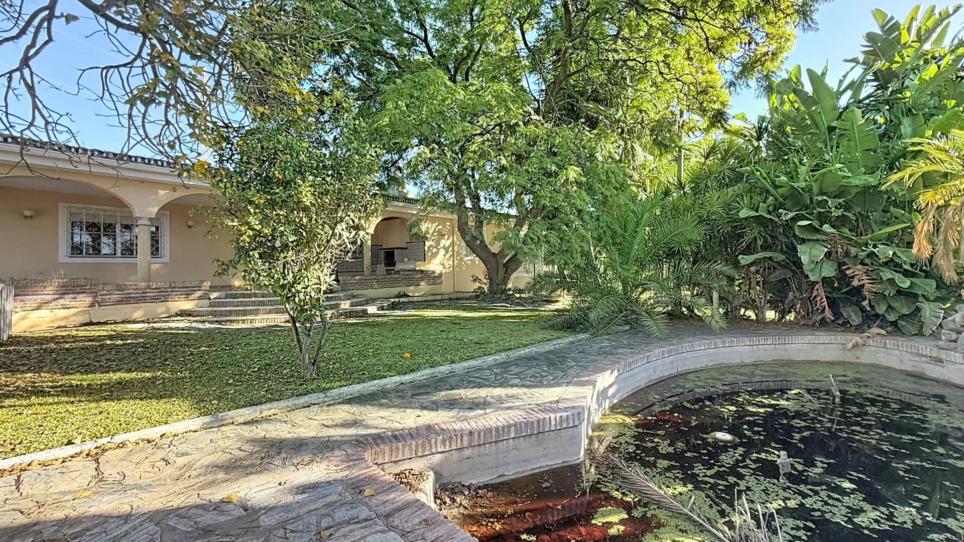 Villa con 6 dormitorios en venta en La Resina Golf