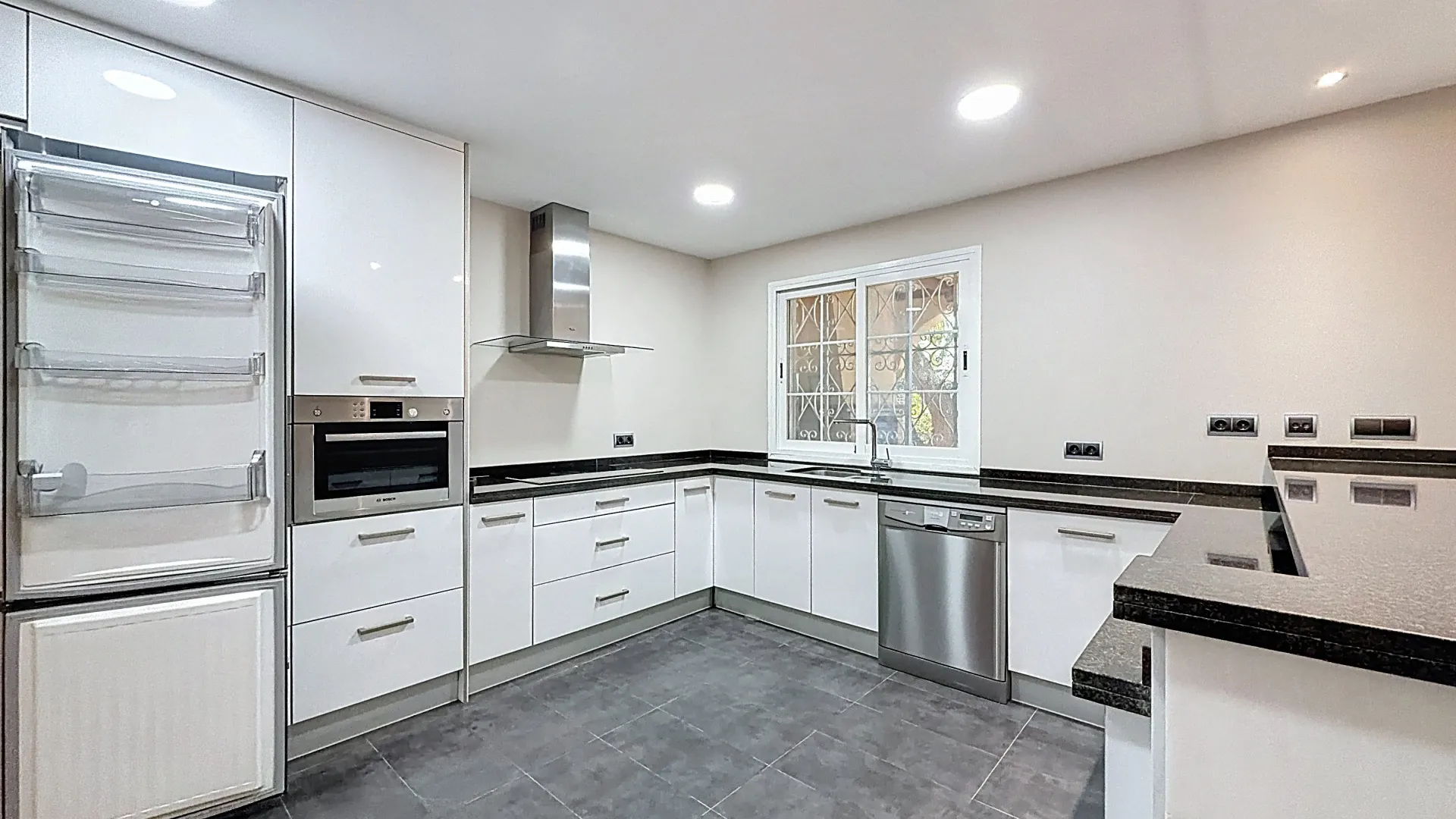 Villa con 6 dormitorios en venta en La Resina Golf