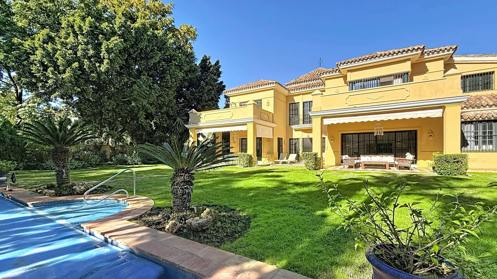 For sale villa in Casasola with 6 bedrooms
