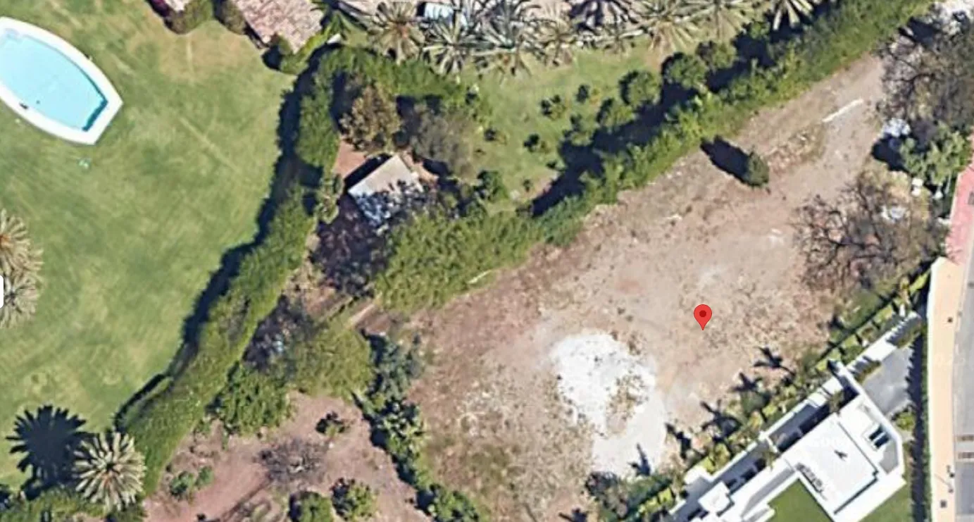 For sale plot in Guadalmina Baja