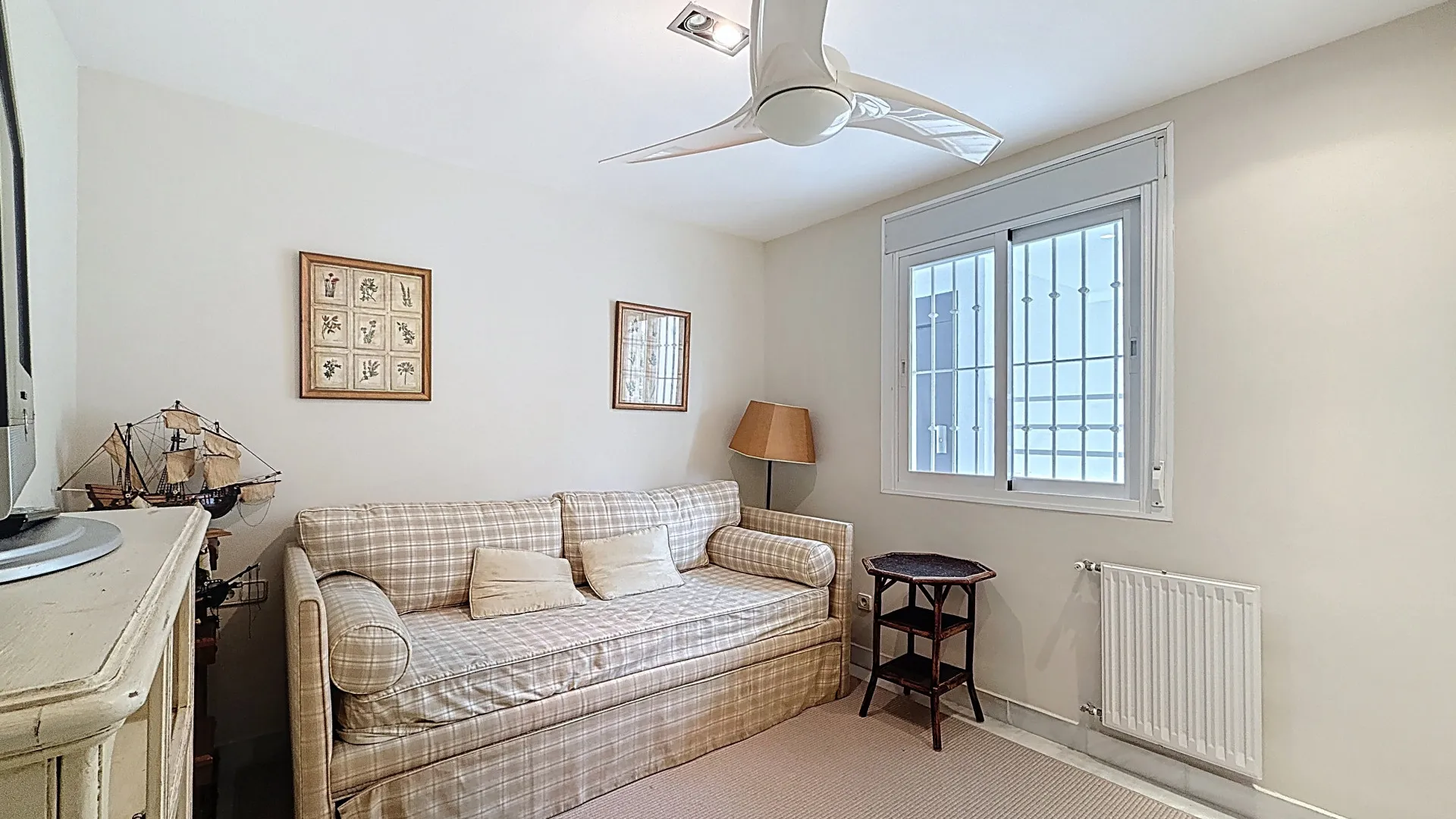 Buy Guadalmina Baja 5 bedrooms apartment