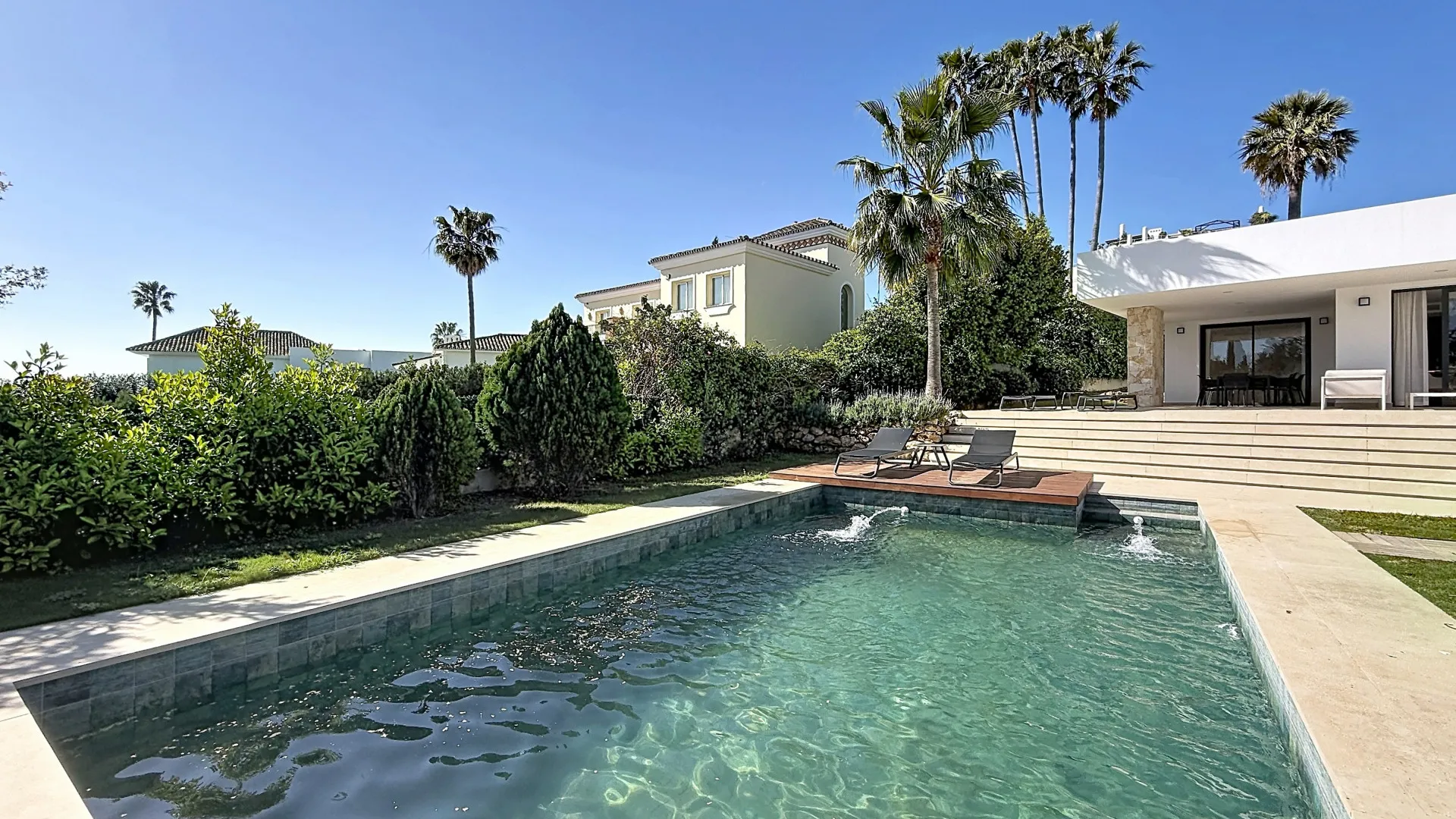 Se vende villa en Guadalmina Alta con 4 dormitorios