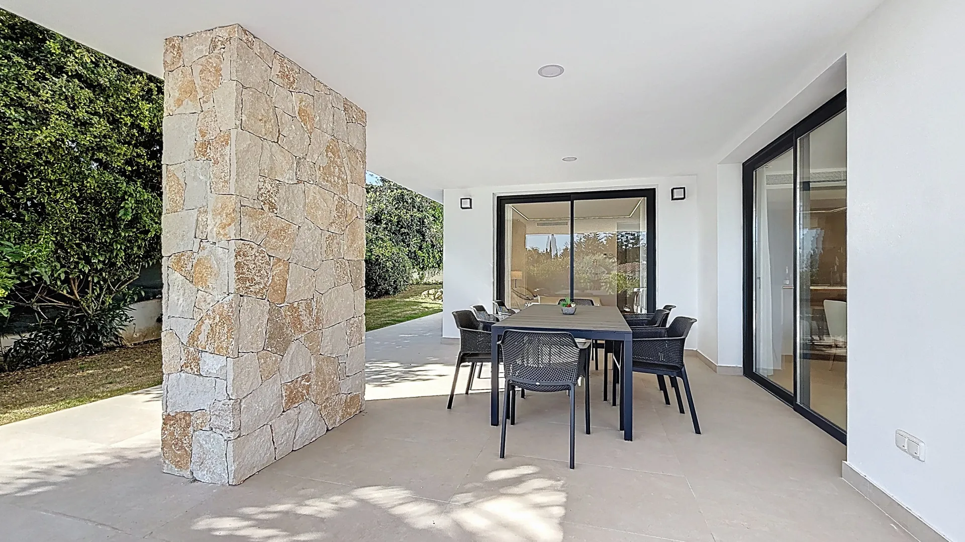 Se vende villa en Guadalmina Alta con 4 dormitorios
