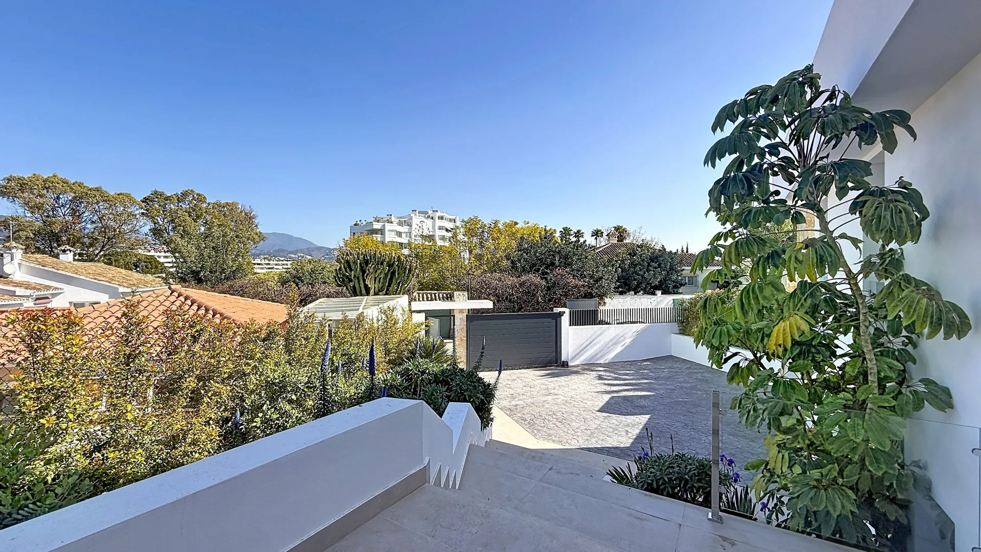 Se vende villa en Guadalmina Alta con 4 dormitorios