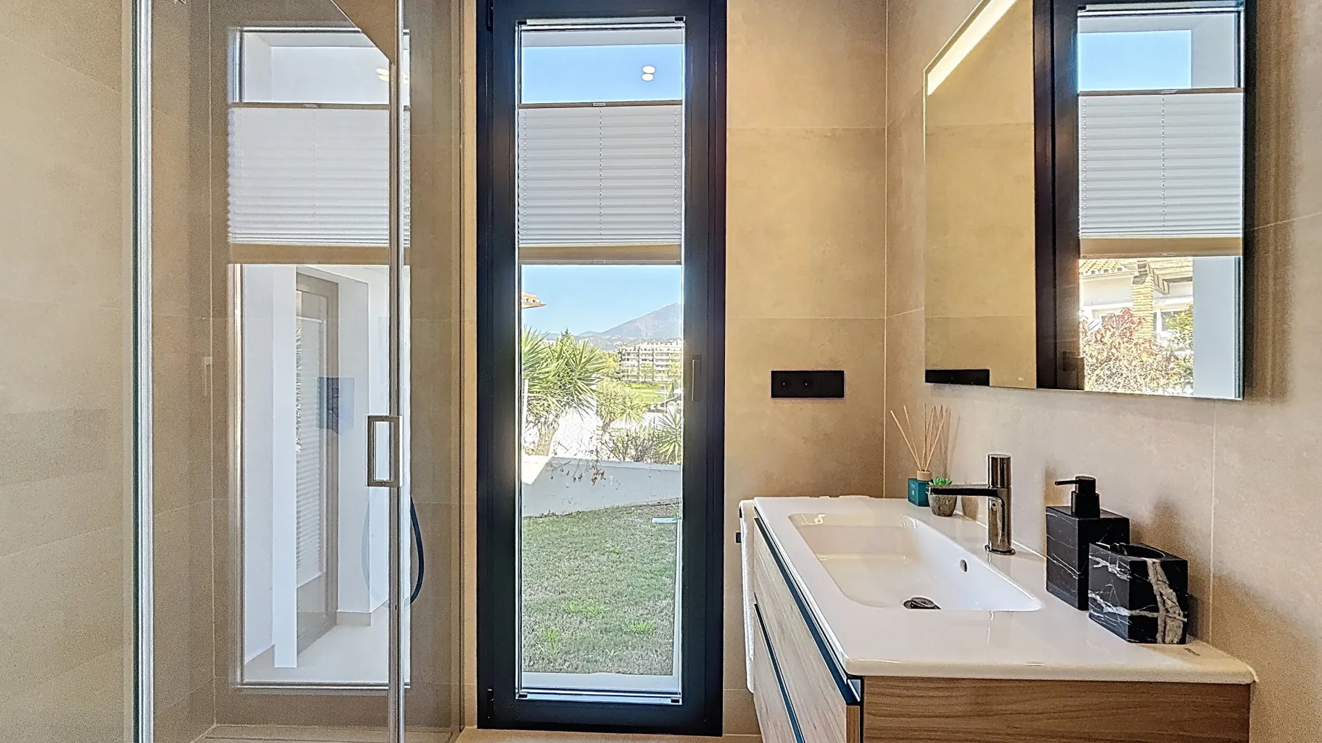 Se vende villa en Guadalmina Alta con 4 dormitorios