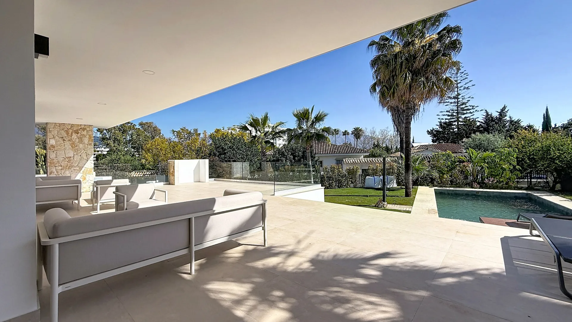 Se vende villa en Guadalmina Alta con 4 dormitorios