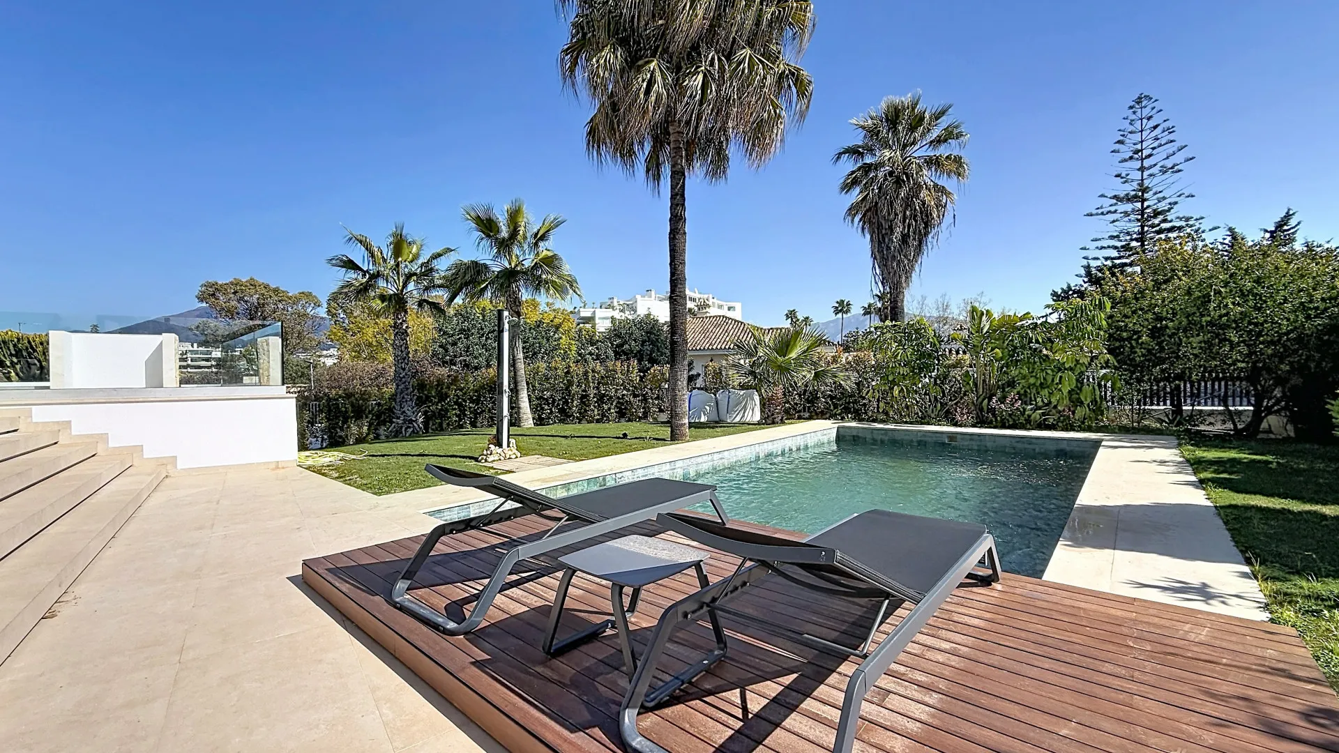 Se vende villa en Guadalmina Alta con 4 dormitorios