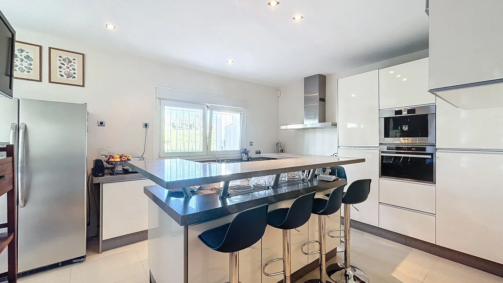 For sale villa in Guadalmina Alta with 3 bedrooms