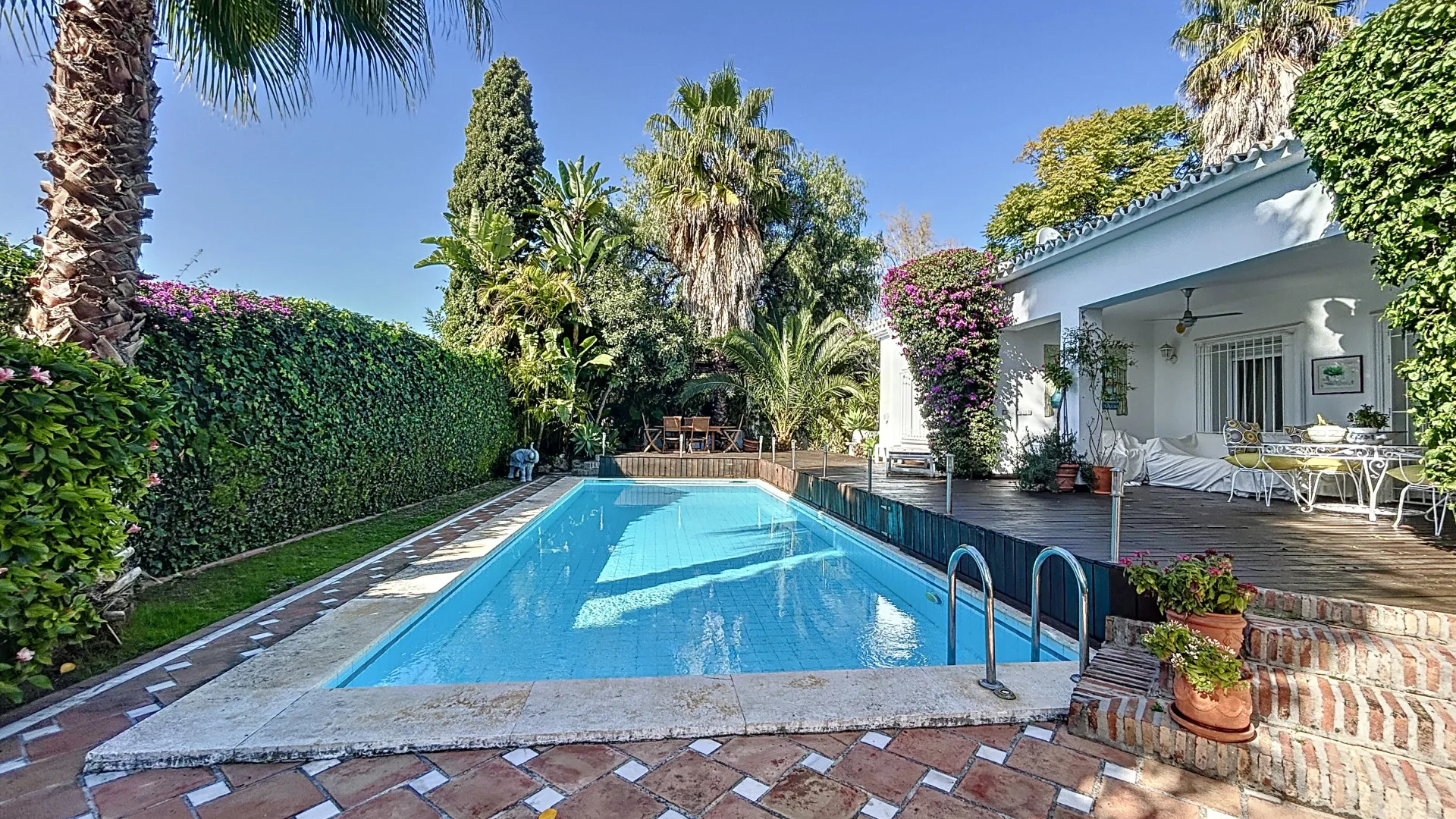 For sale villa in Guadalmina Alta with 3 bedrooms