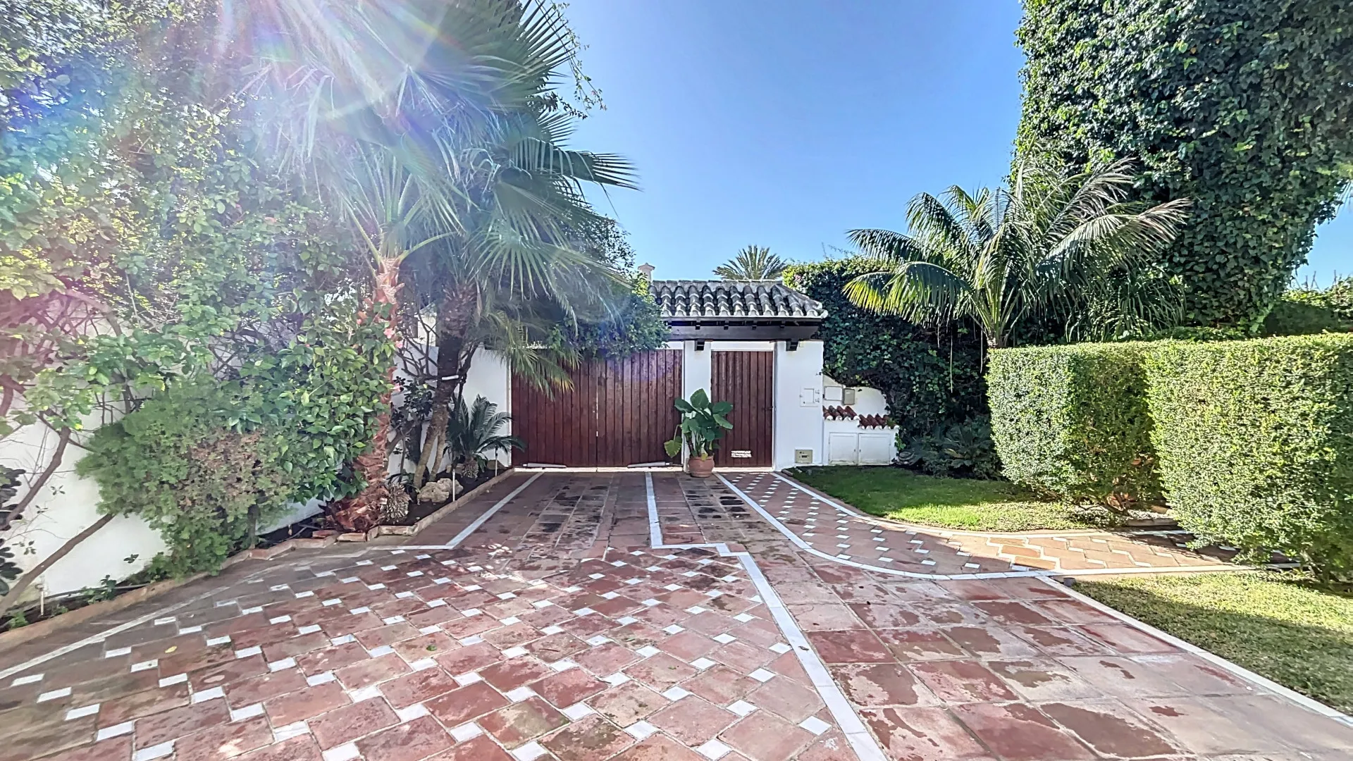For sale villa in Guadalmina Alta with 3 bedrooms
