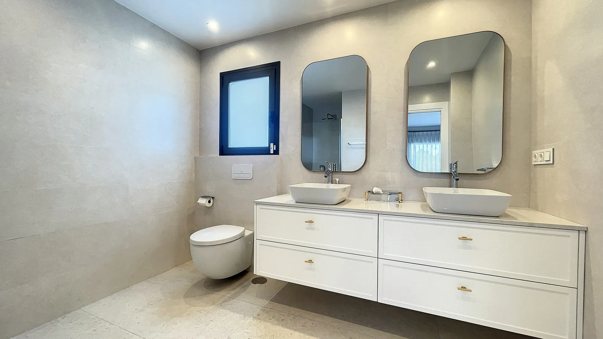 Villa en venta en Guadalmina Alta con 4 dormitorios