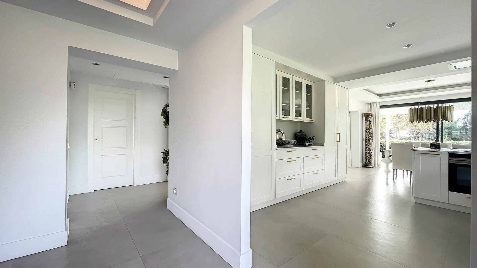 Villa en venta en Guadalmina Alta con 4 dormitorios