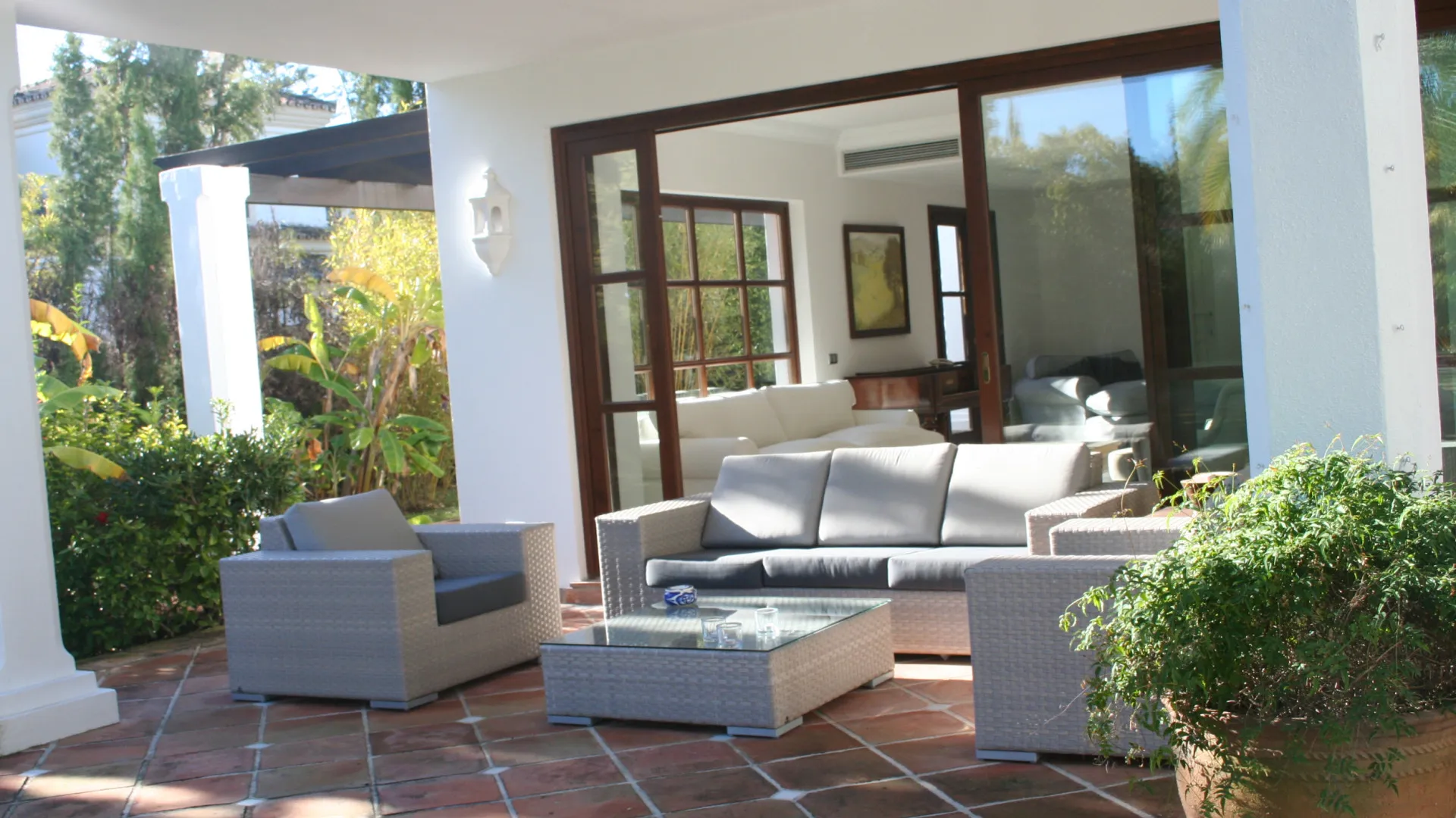 Villa for sale in Guadalmina Baja with 5 bedrooms