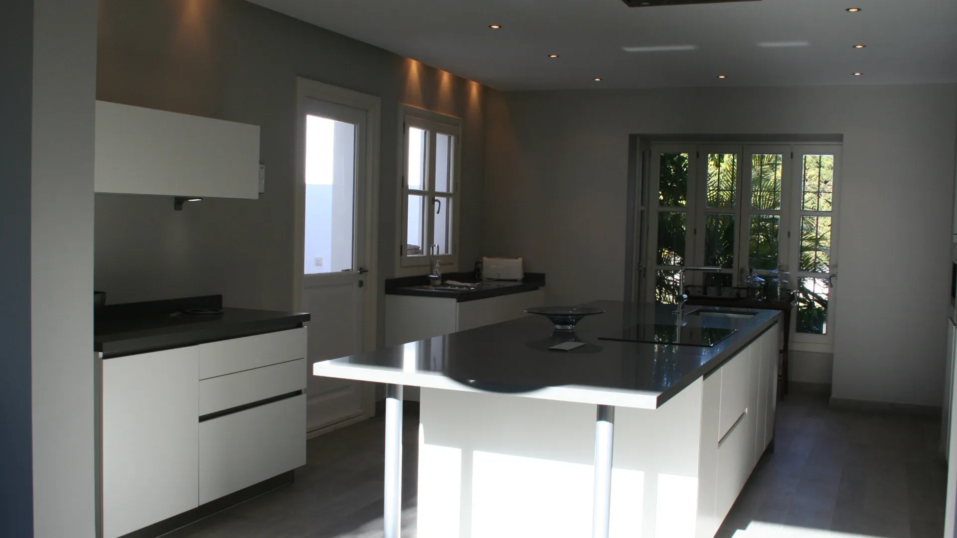 Villa for sale in Guadalmina Baja with 5 bedrooms