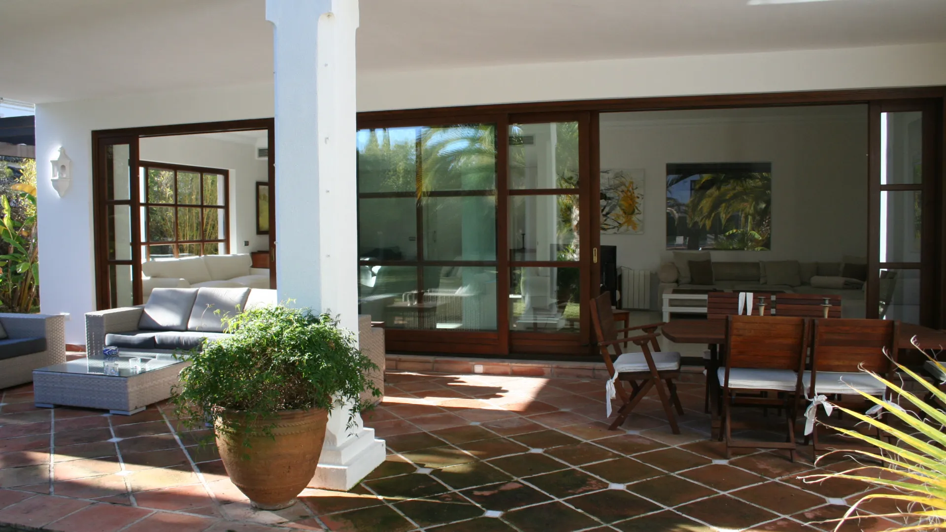Villa for sale in Guadalmina Baja with 5 bedrooms