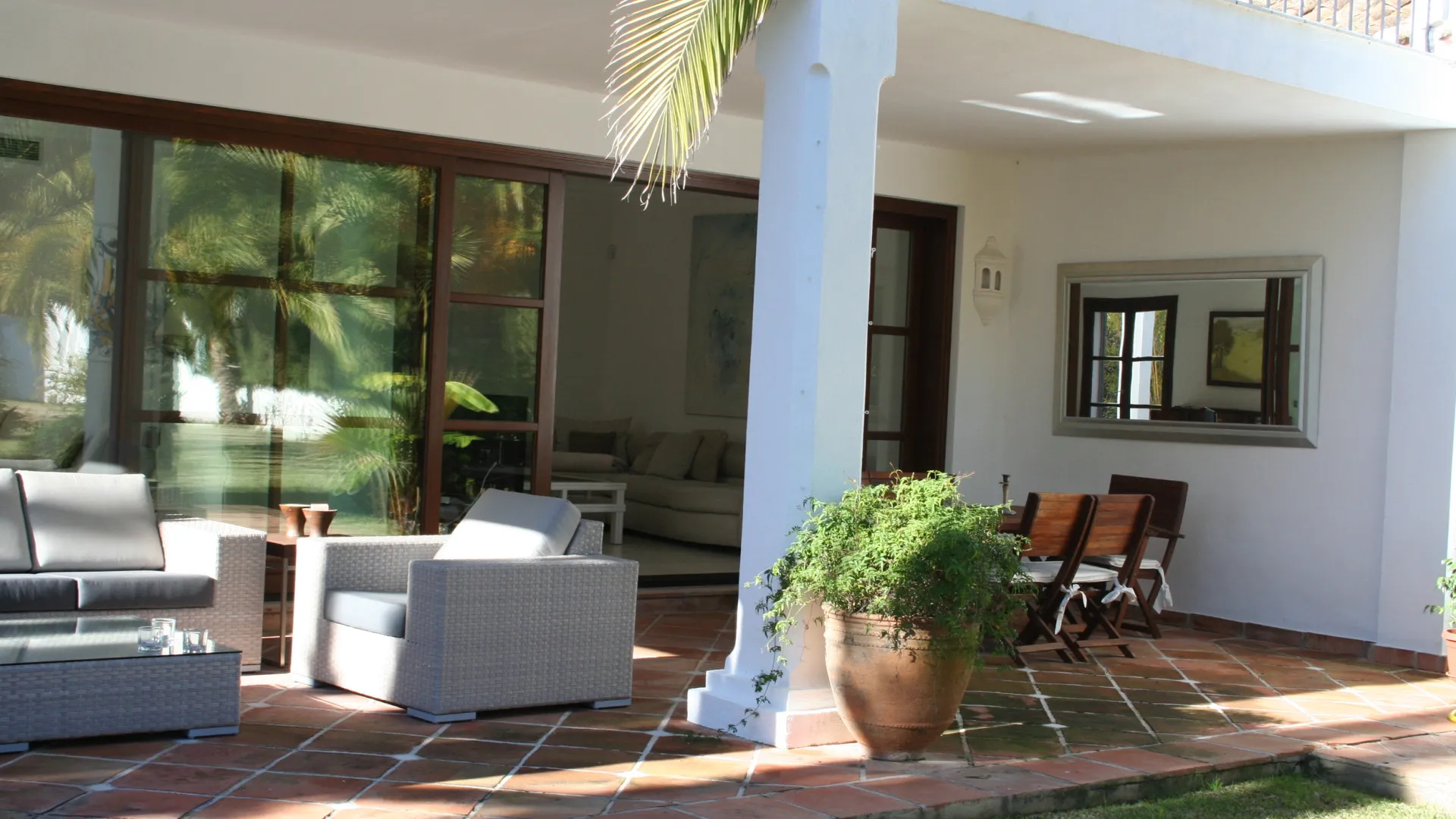 Villa for sale in Guadalmina Baja with 5 bedrooms