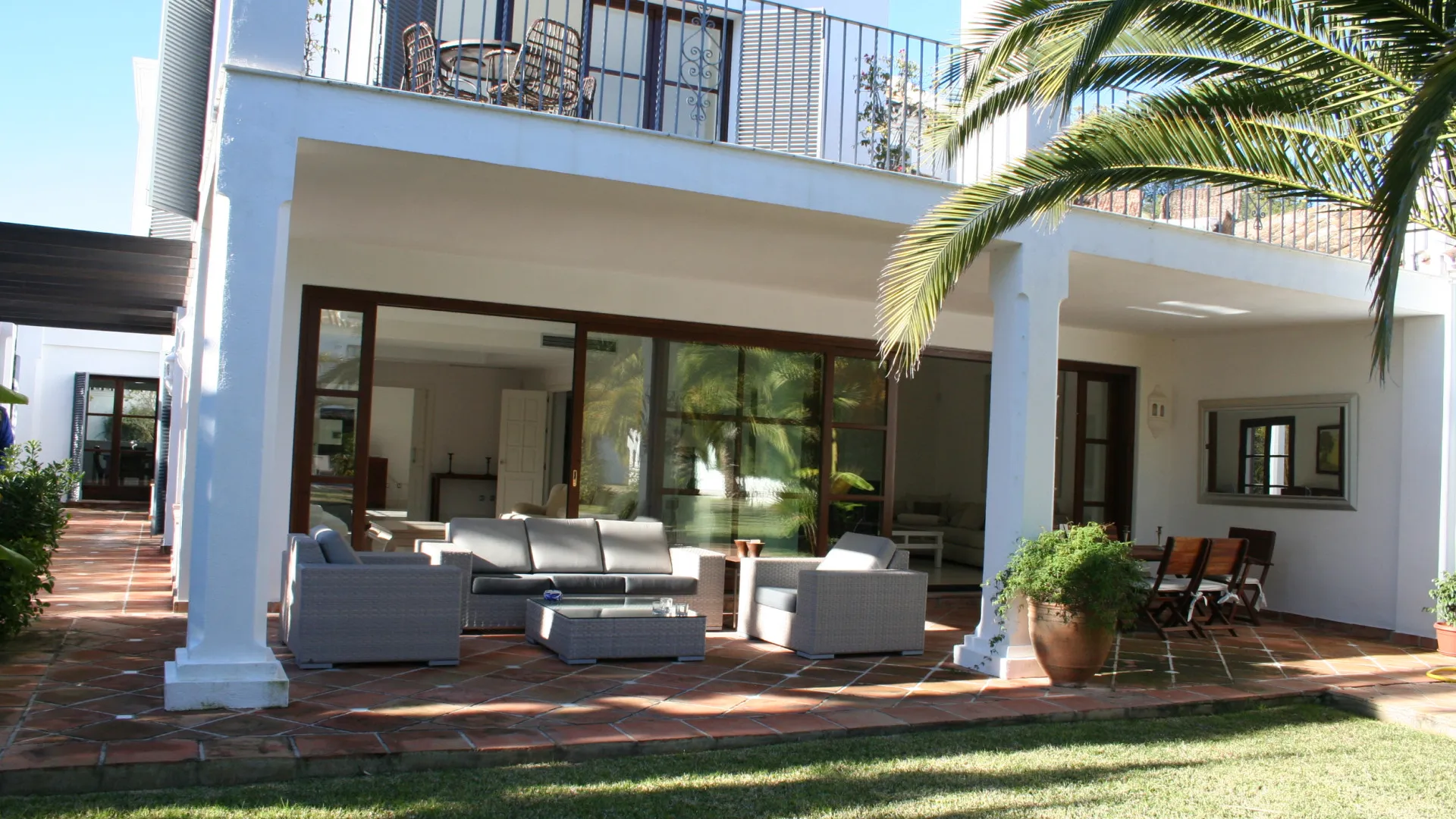 Villa for sale in Guadalmina Baja with 5 bedrooms