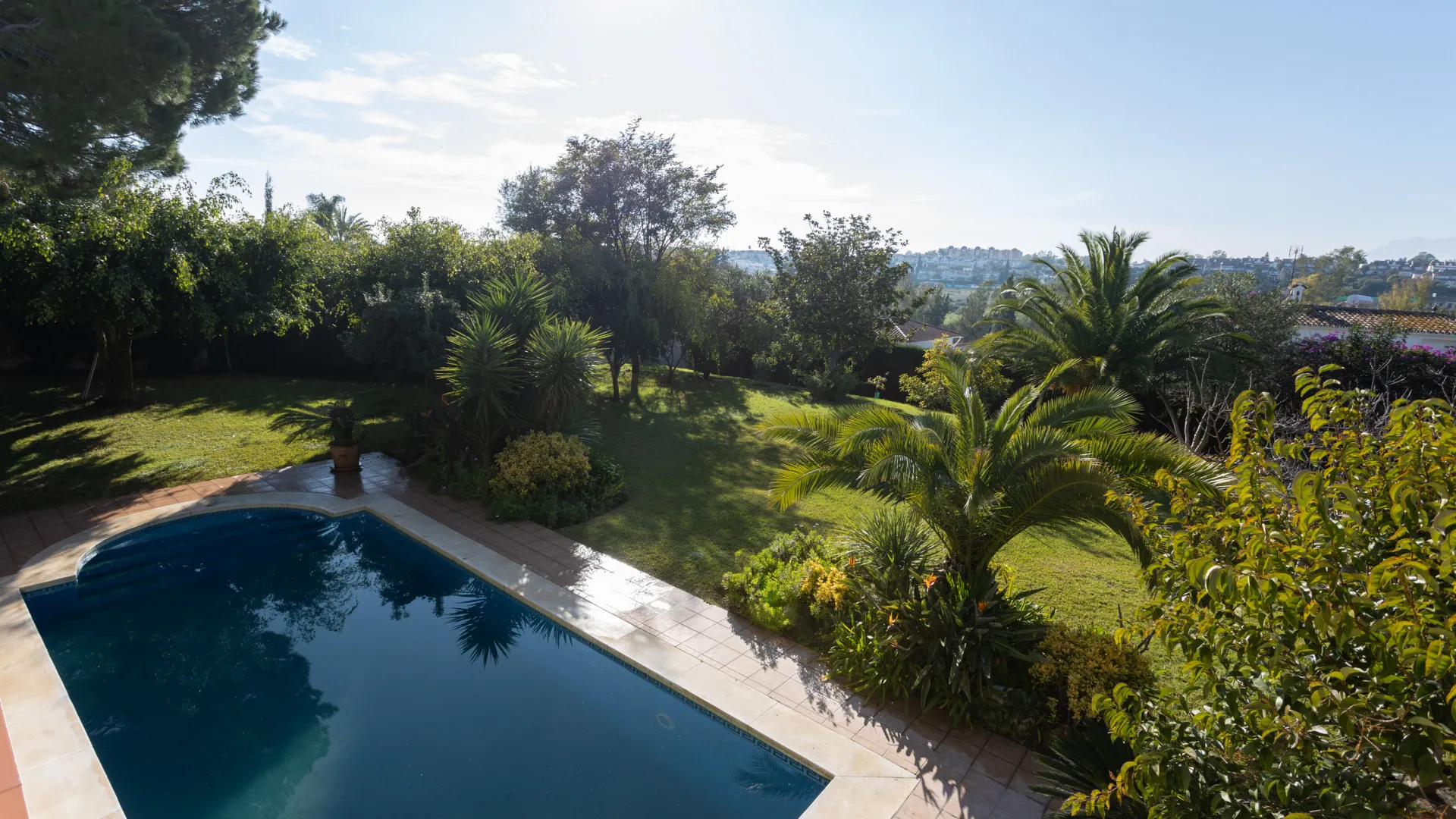 Se vende villa en Guadalmina Alta con 4 dormitorios