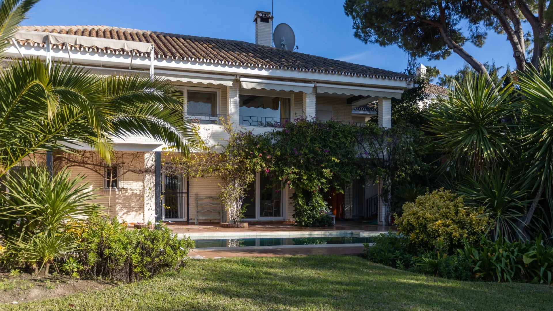 Se vende villa en Guadalmina Alta con 4 dormitorios