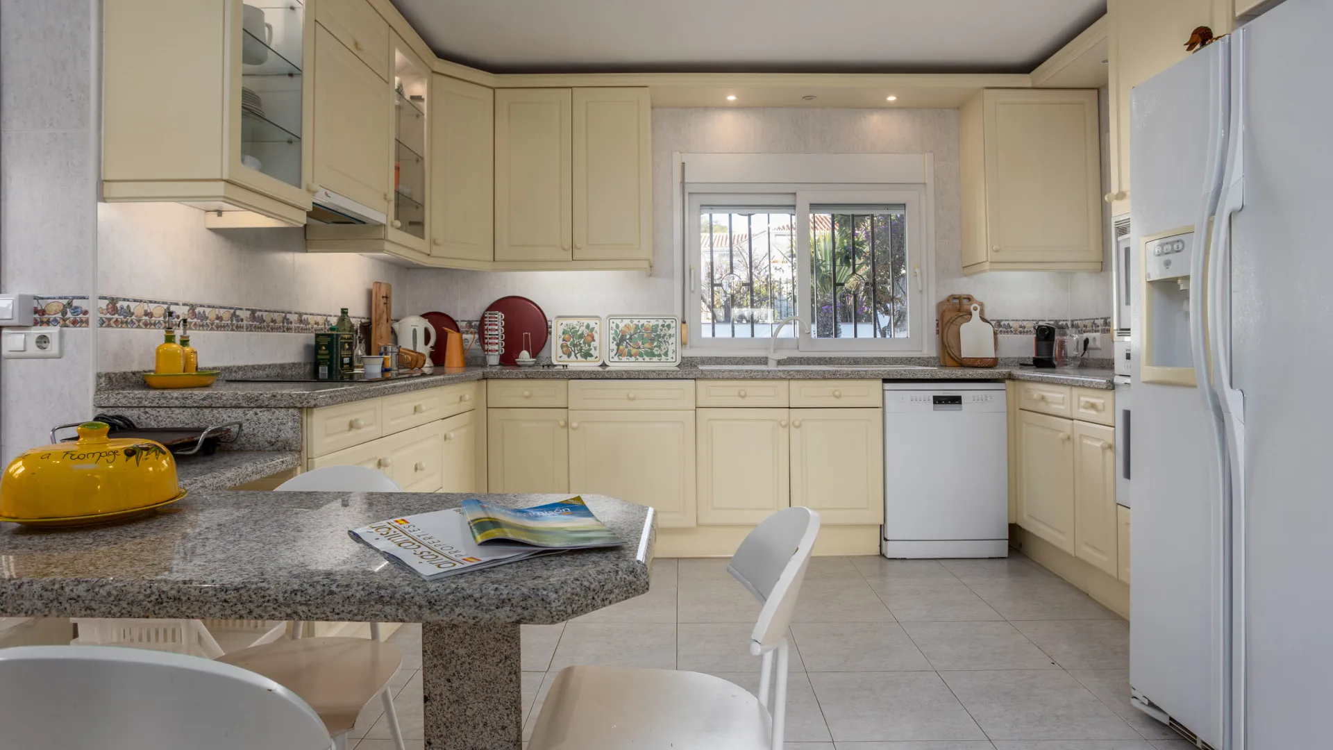 Se vende villa en Guadalmina Alta con 4 dormitorios
