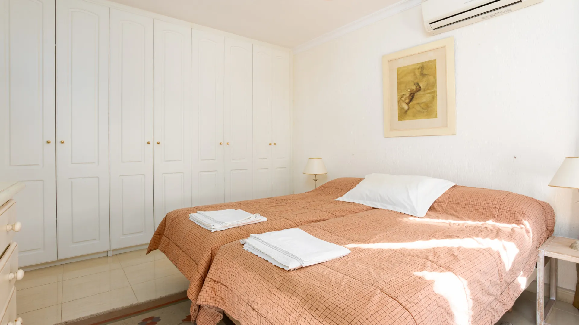 Se vende villa en Guadalmina Alta con 4 dormitorios