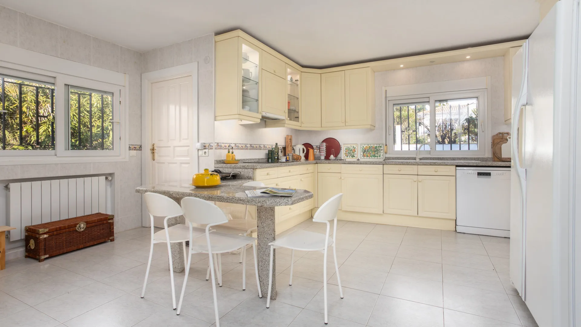 Se vende villa en Guadalmina Alta con 4 dormitorios