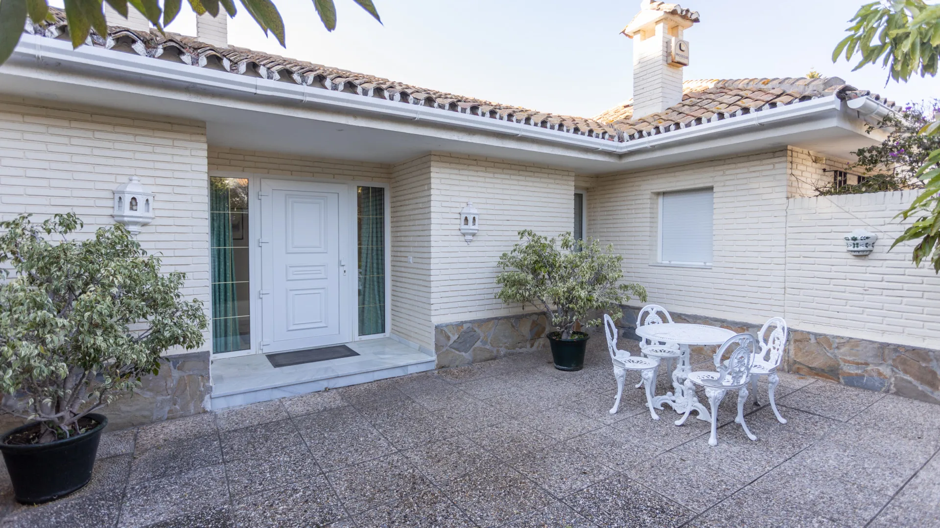 Se vende villa en Guadalmina Alta con 4 dormitorios