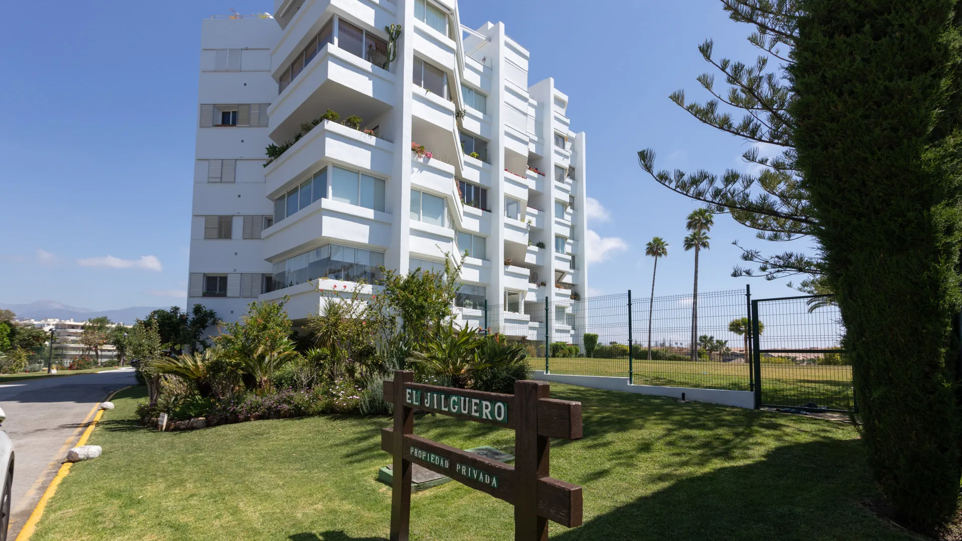 Buy Guadalmina Alta apartment