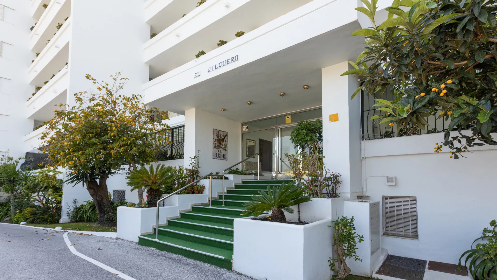 Buy Guadalmina Alta apartment