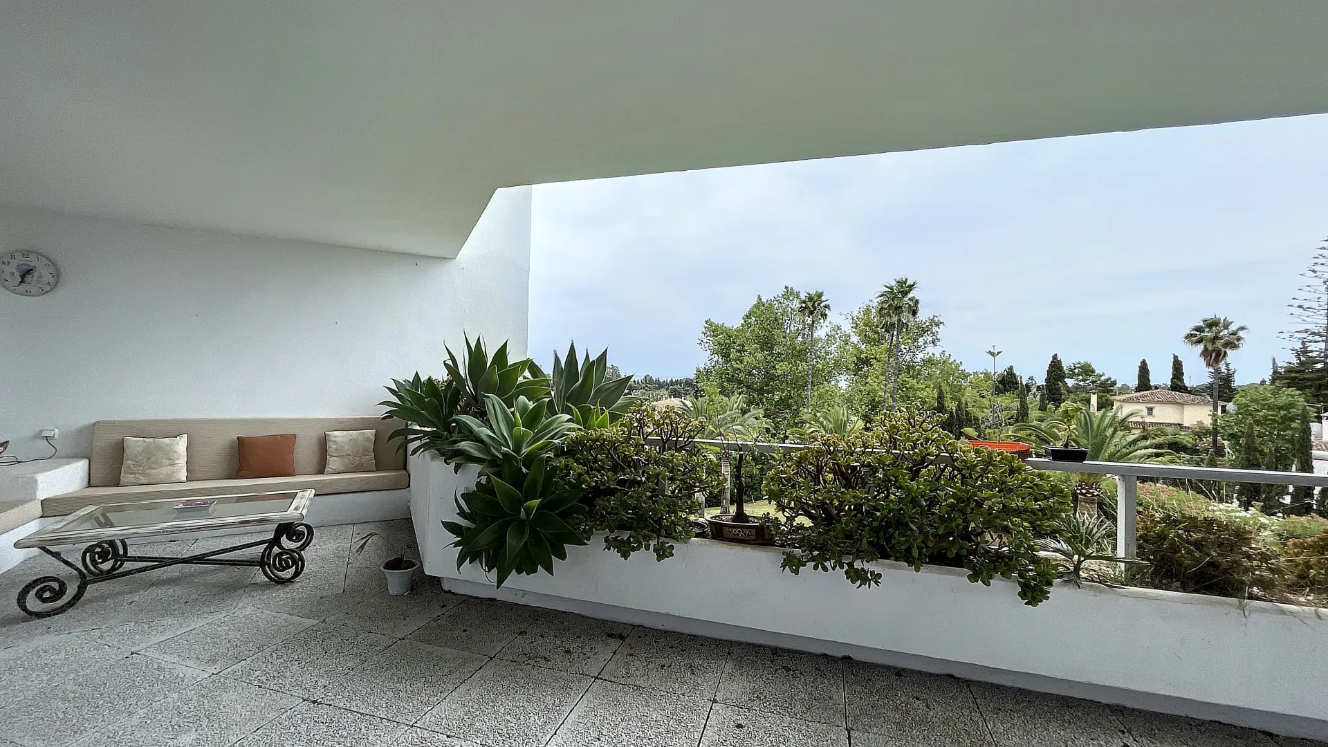 Buy Guadalmina Alta apartment