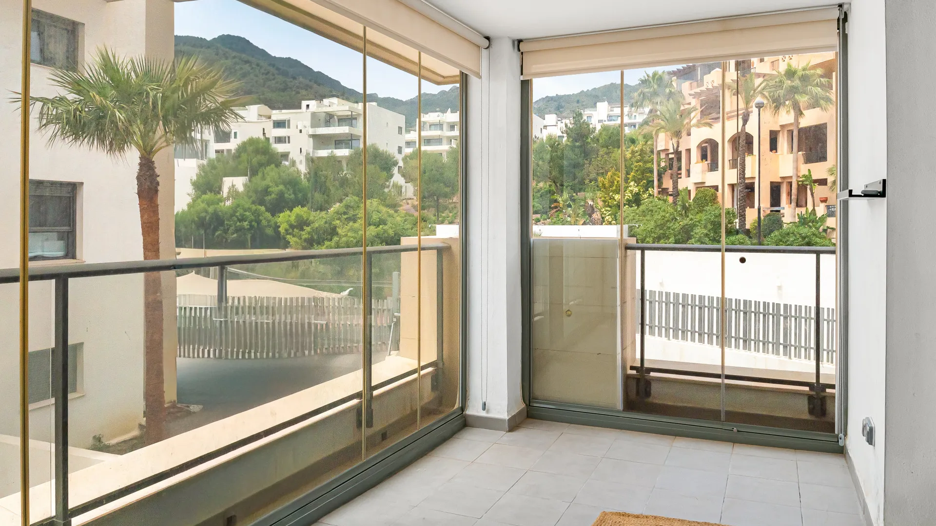 Apartamento con 3 dormitorios en venta en Benalmadena