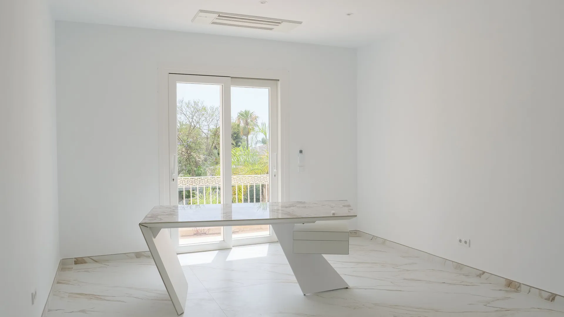 Buy 2 bedrooms villa in Marbella