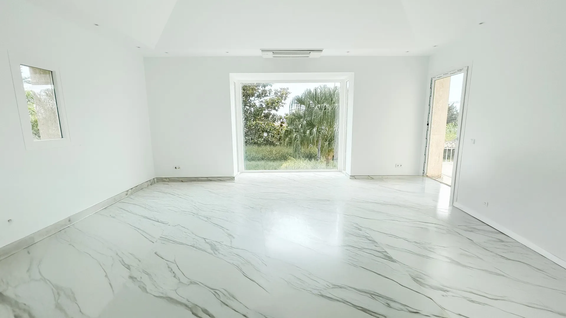 Buy 2 bedrooms villa in Marbella