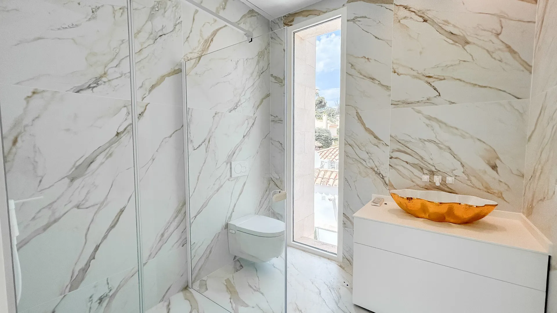Buy 2 bedrooms villa in Marbella