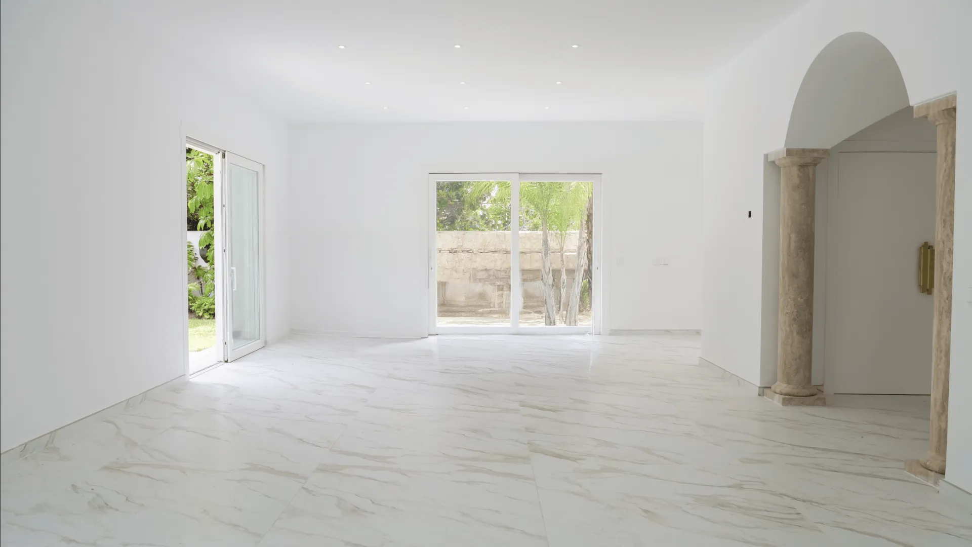 Buy 2 bedrooms villa in Marbella