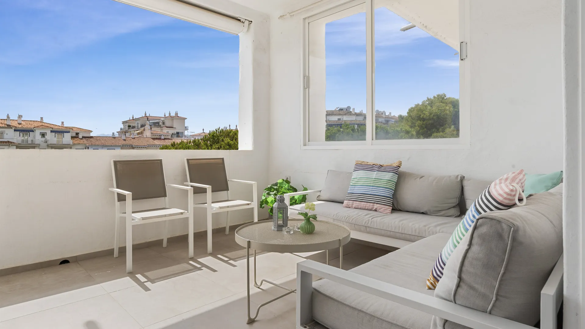 Comprar apartamento en Playas del Duque de 3 dormitorios