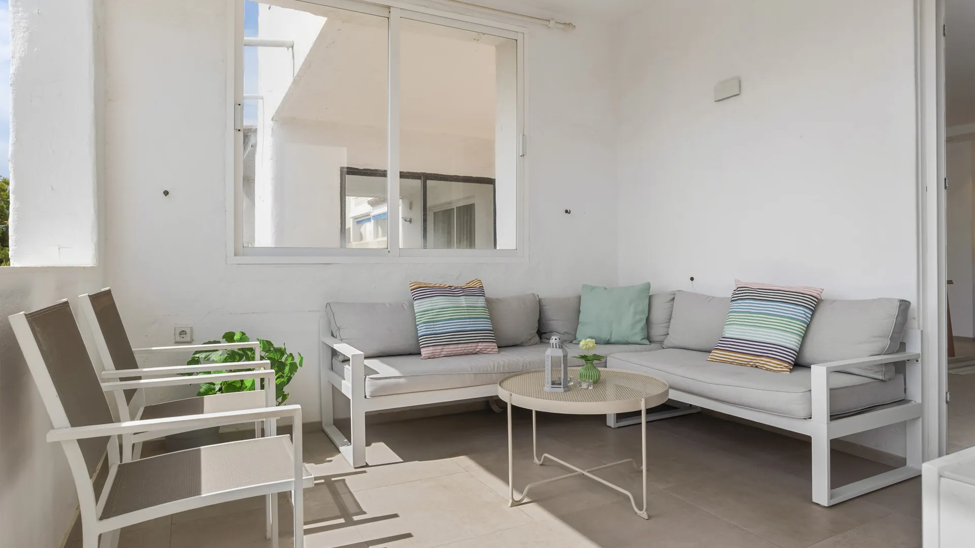 Comprar apartamento en Playas del Duque de 3 dormitorios